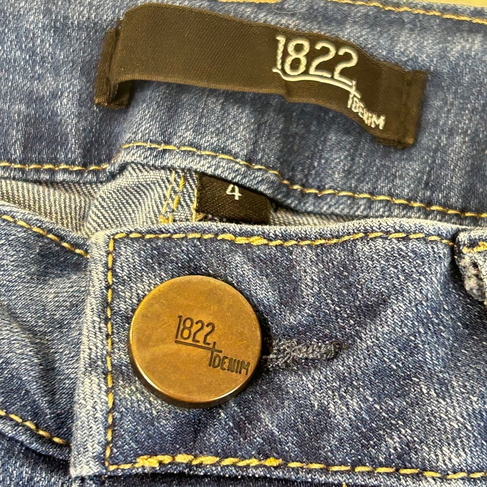 1822 Denim Women's Blue Jean Bermuda Shorts Size 4 Distressed - Picture 3 of 11